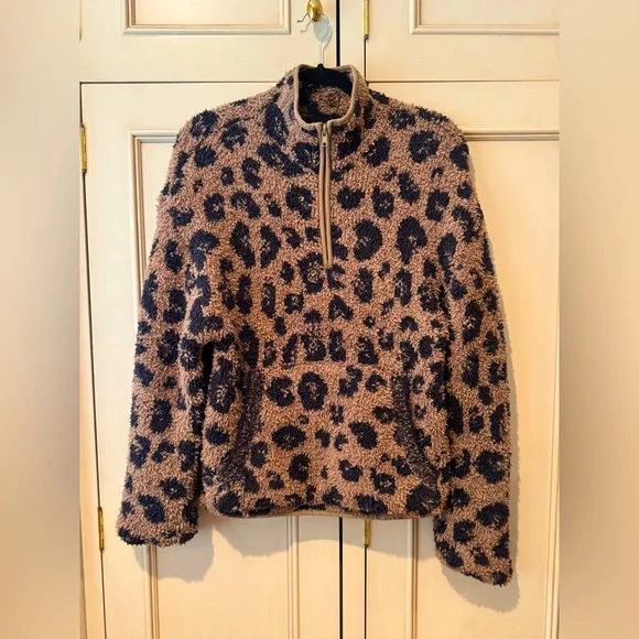Skims Leopard Pullover. Cozy Fleece. Excellent Condition. Size Medium. - Picture 2 of 6
